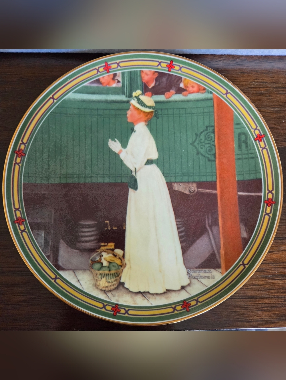 Vintage Norman Rockwell “A Mother’s Welcome” Collector Plate – 1986 Knowles